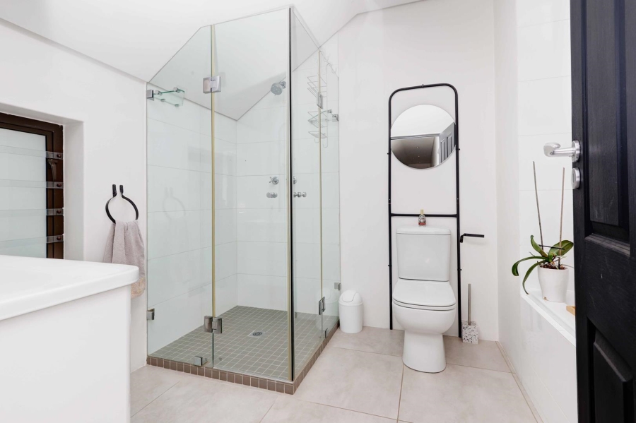 To Let 3 Bedroom Property for Rent in Graanendal Western Cape